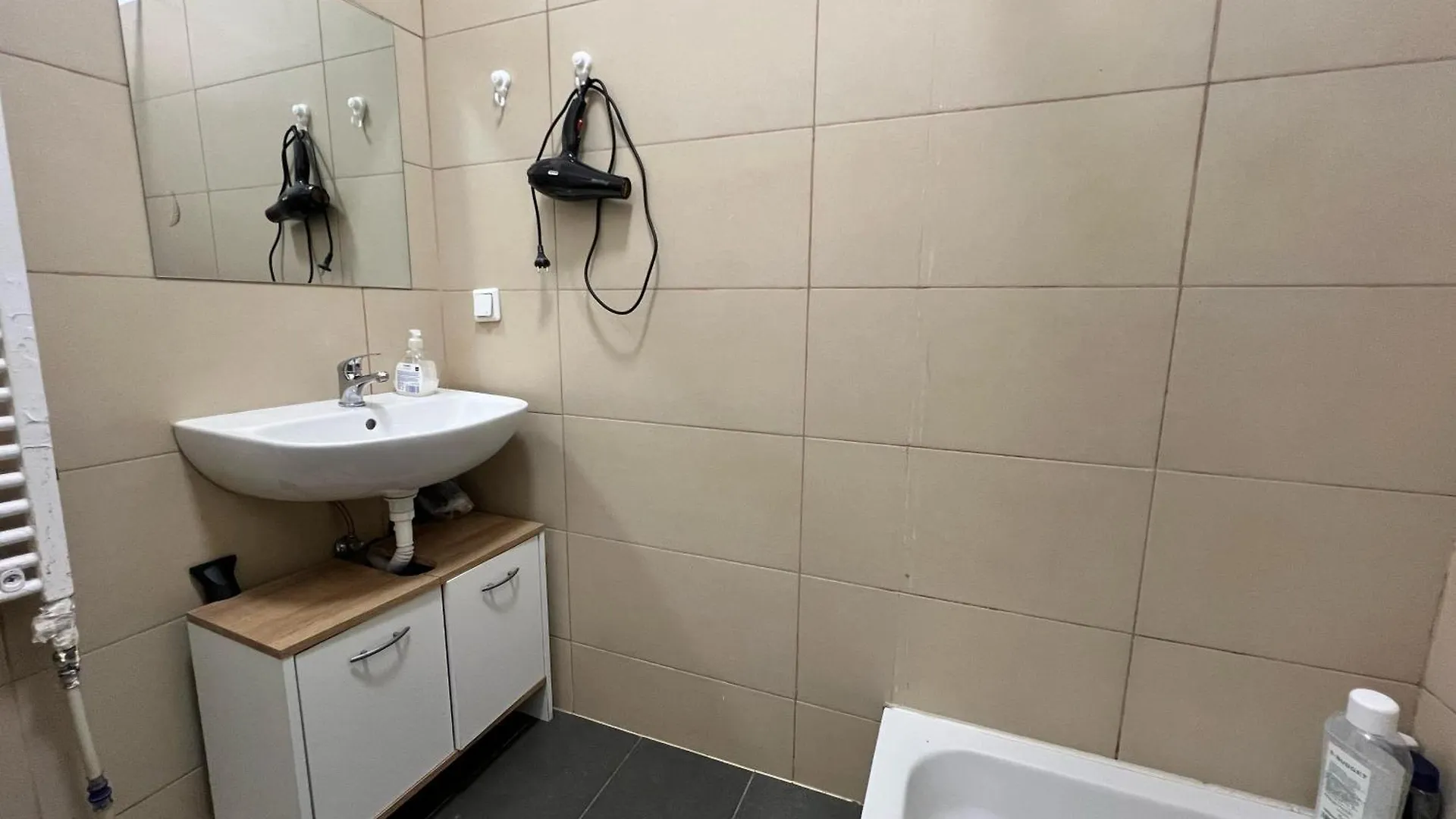 Comfortable 3Br Apt Prime Location In Vienna 0*,